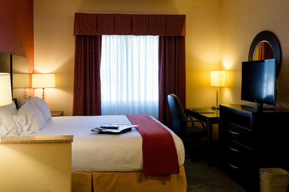 Holiday Inn Express & Suites - Oxford By Ihg Kültér fotó